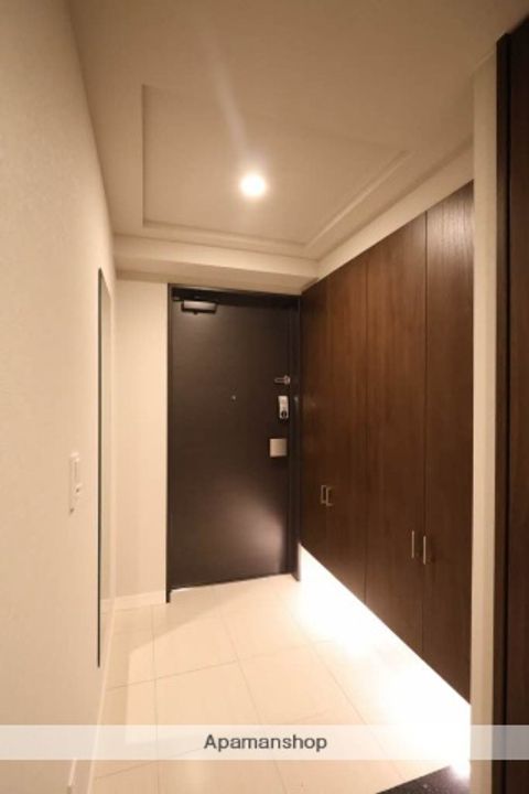 シャーメゾンステージ中央通りの玄関