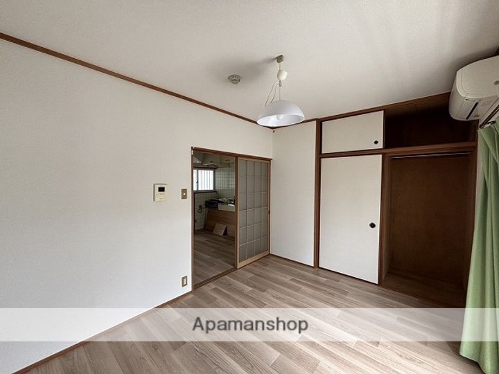 フローレンス1番館の居間
