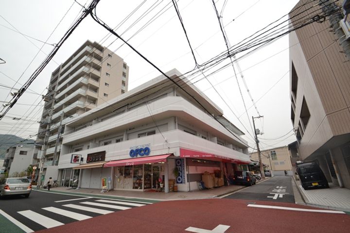 丸西ビルの外観