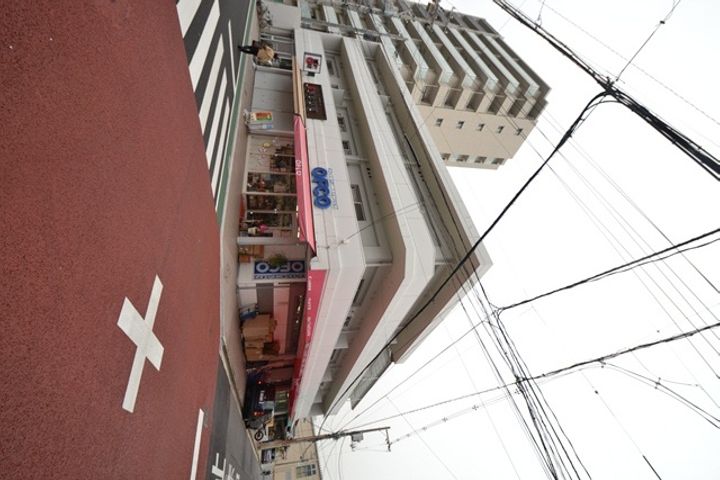 丸西ビルの外観