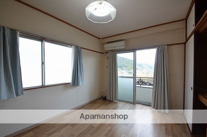 中島ビルの居間