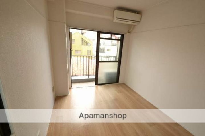 清和十日市の内装