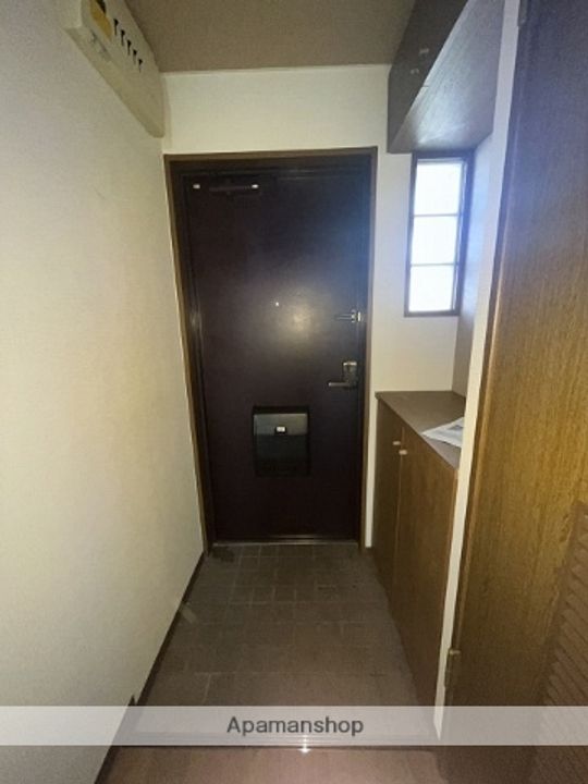 マンション春夏秋冬の玄関