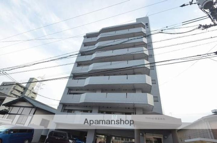 マンション春夏秋冬の外観