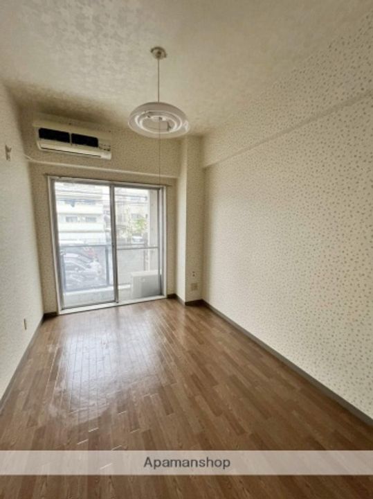 コート上東雲の居間