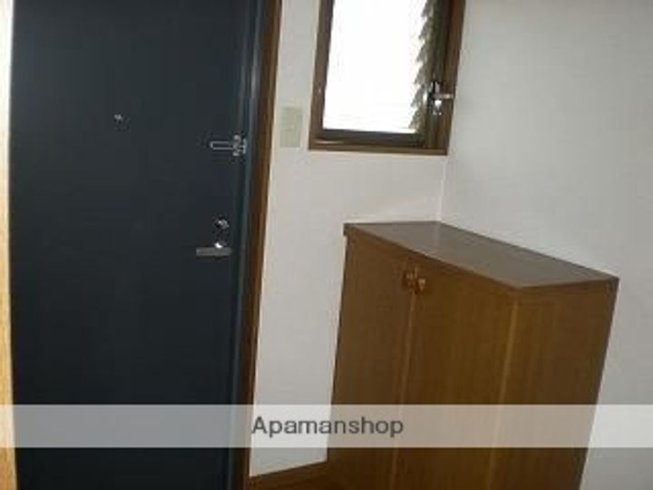 グランドハイツ井出口の玄関