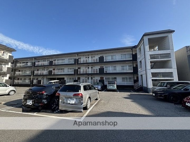 日興マンション A棟の外観