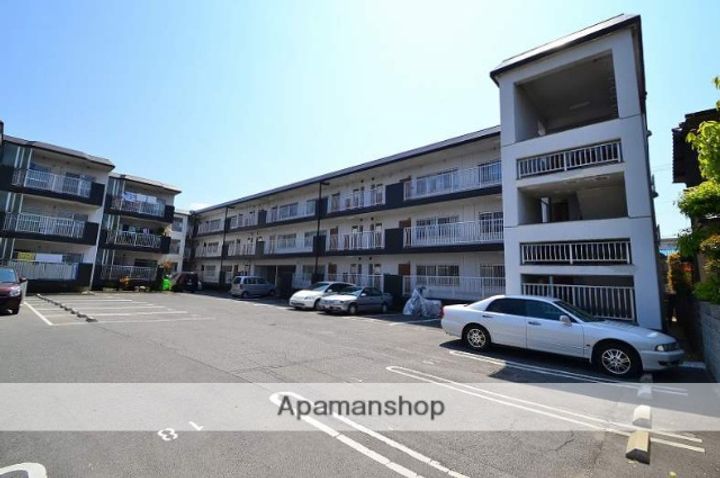 日興マンション A棟の外観