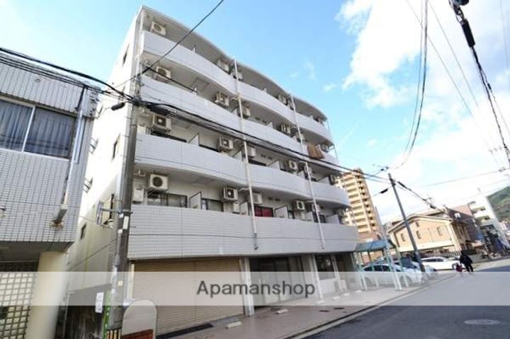 シャトー三滝の外観