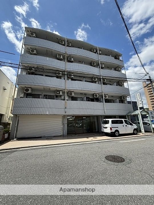 シャトー三滝の外観