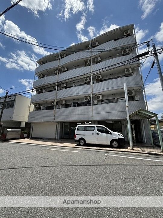 シャトー三滝の外観