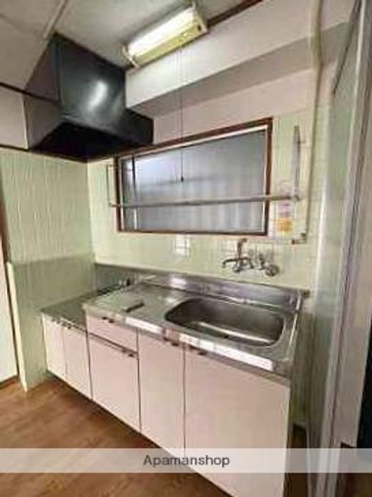 東宝ビルのキッチン