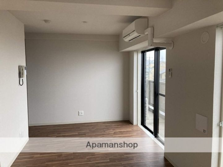 広島県広島市西区井口台3丁目の賃貸マンションの居間