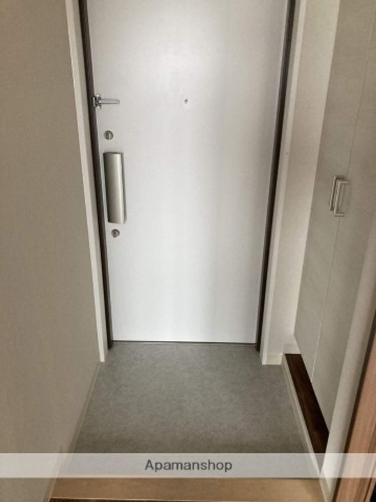 広島県広島市西区井口台3丁目の賃貸マンションの玄関