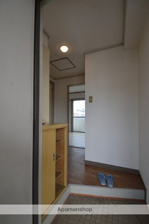 曙ビルの玄関