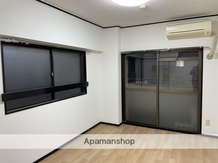 ノーブル原の居間