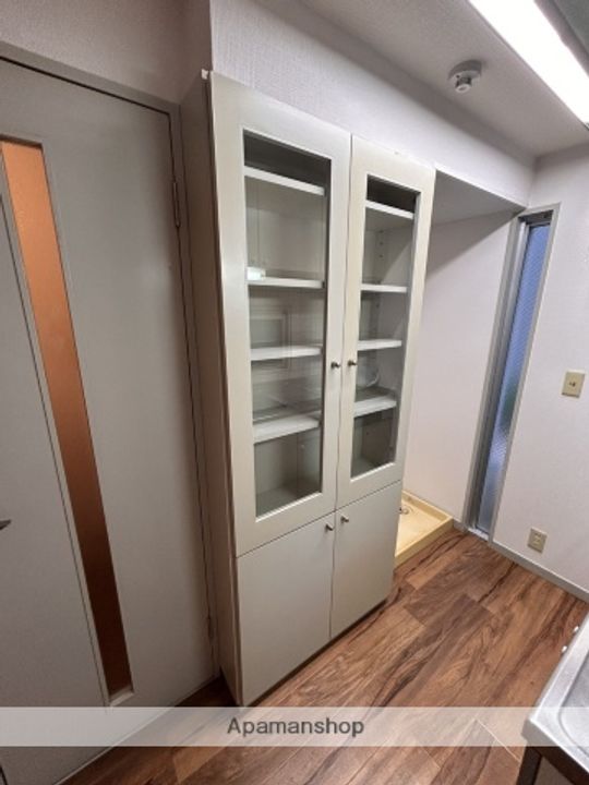 クリスタルコートの内装