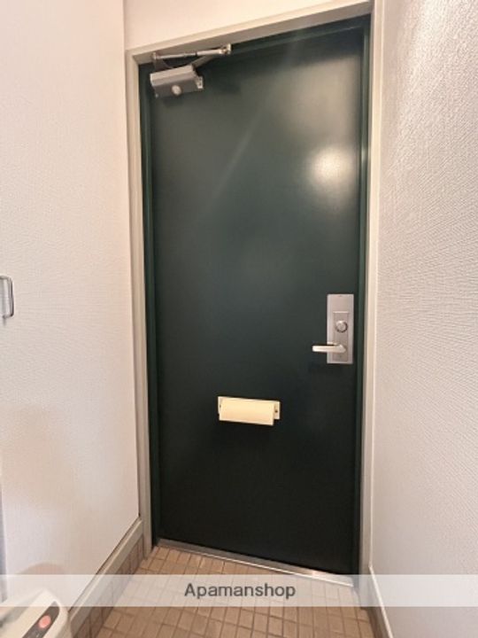 クリスタルコートの玄関