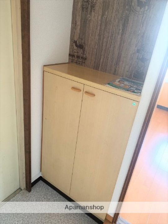 小野ビルの玄関