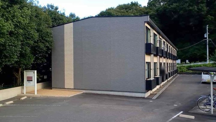 レオパレス亀山110の外観