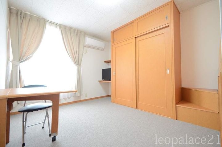 レオパレスFRIENDSⅡ102の居間