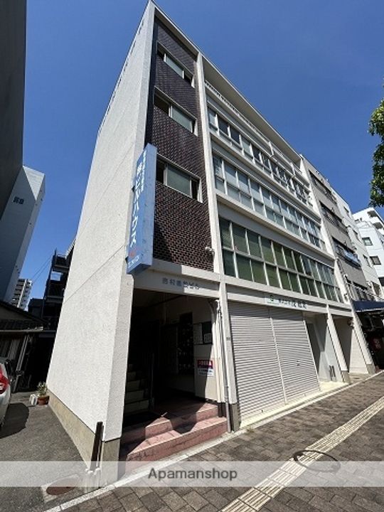 吉村建設ビルの外観