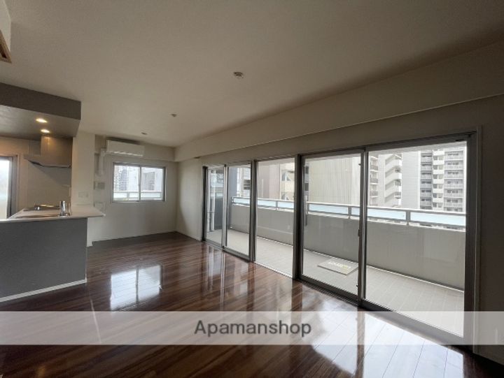 サーパス平和公園の居間