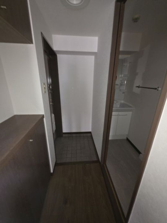 シャルム神田401号室の玄関