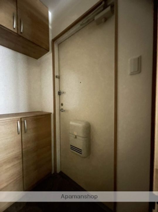 青柳屋ビルの玄関