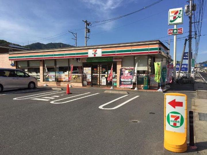 セラヴィ Jの周辺