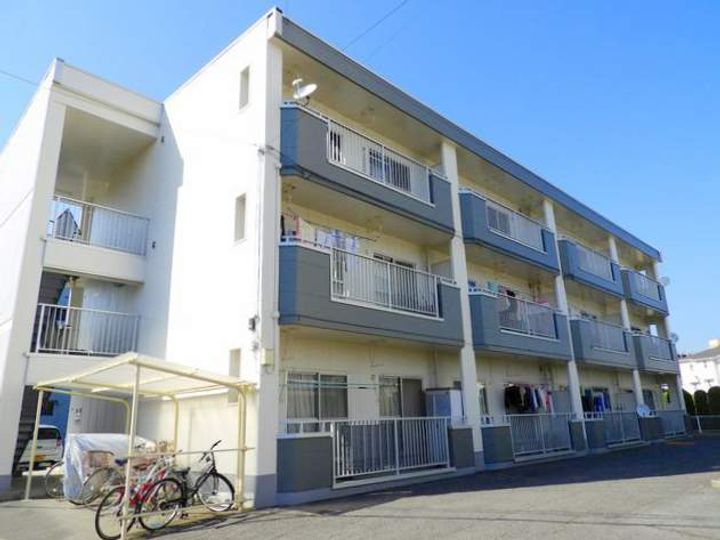 ニューマリッチ川成の外観