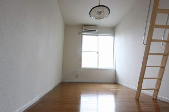 ラッキーフリューゲルの居間