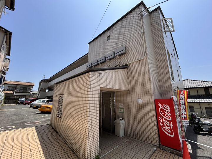 井口クイーンズコート204号室の外観