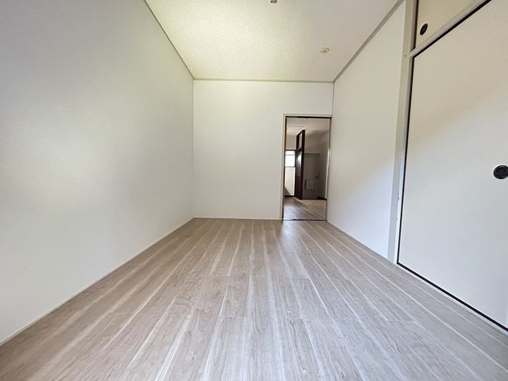 宮原ビル201号室の居間
