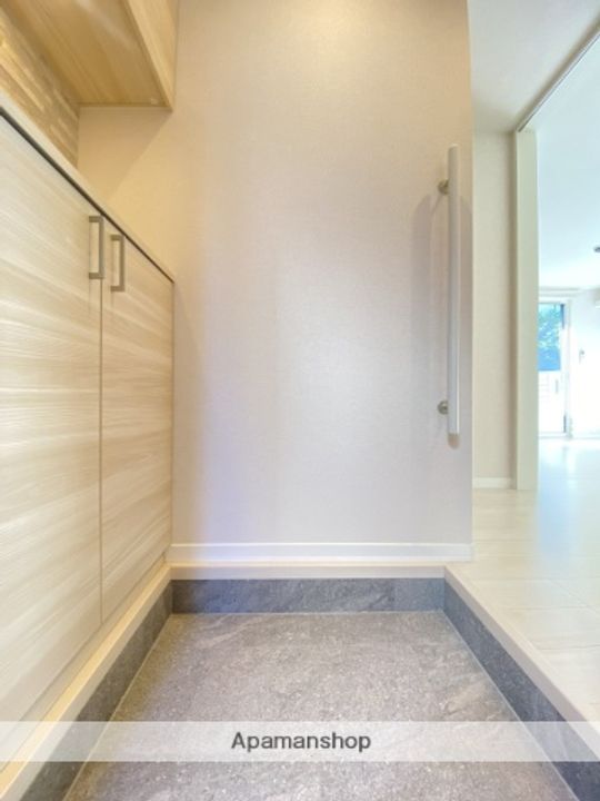 リバーサイド長岡2の玄関