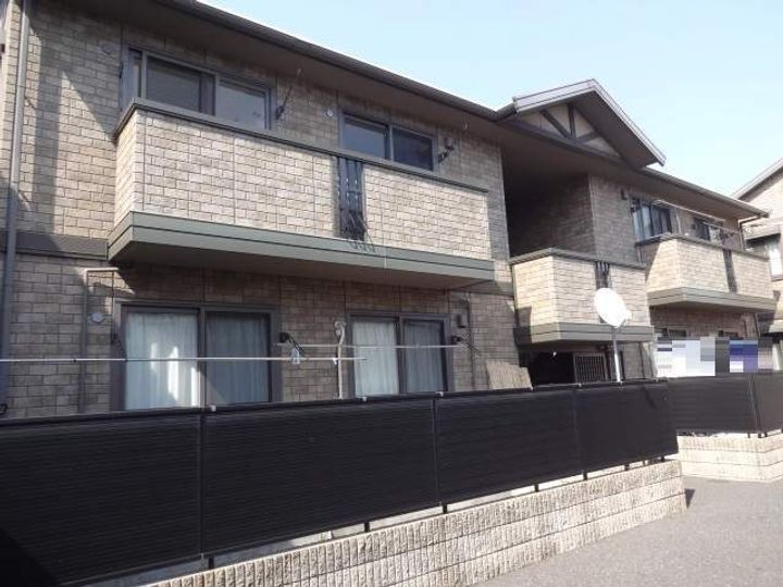 クレストハウス C棟の外観