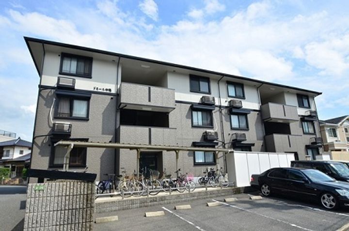 ドミール中尾の外観