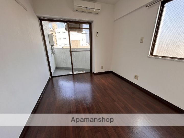 広島県広島市西区西観音町の賃貸マンションの内装