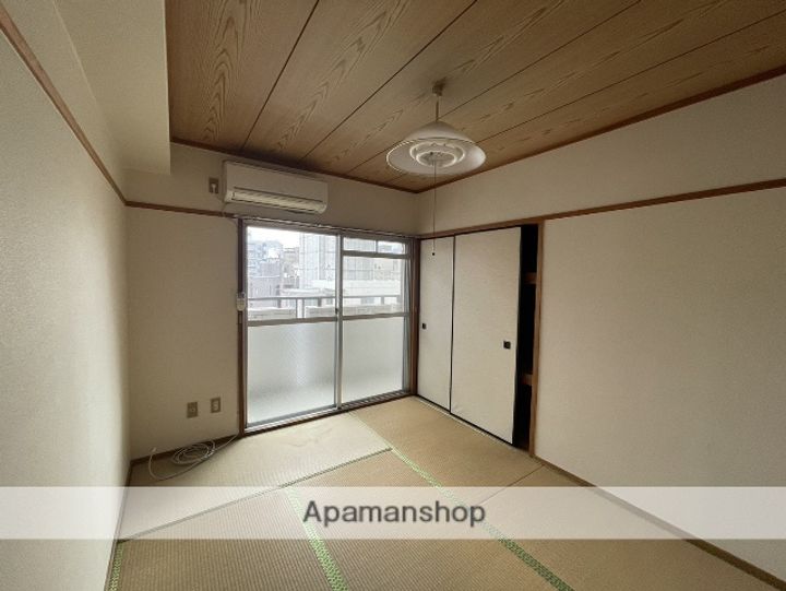 広島県広島市中区土橋町の賃貸マンションの居間