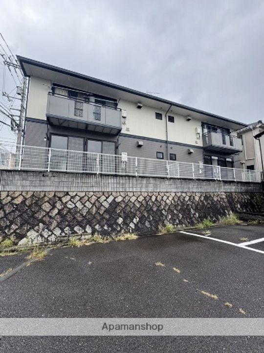 広島県広島市東区中山上2丁目の賃貸アパートの外観