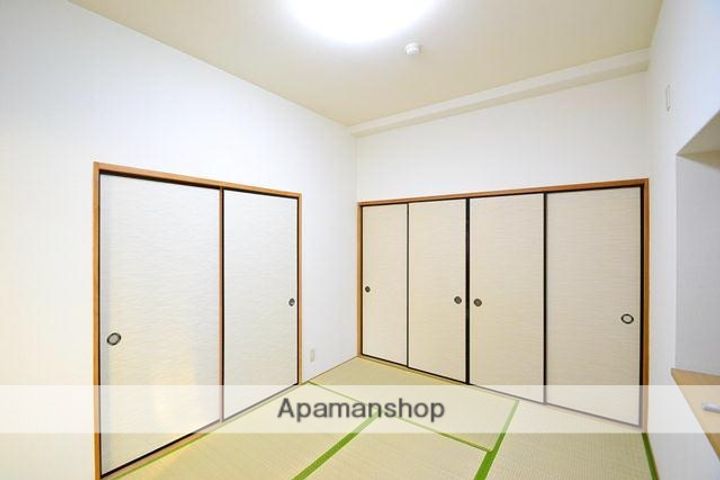 広島県広島市西区西観音町の賃貸マンションの内装