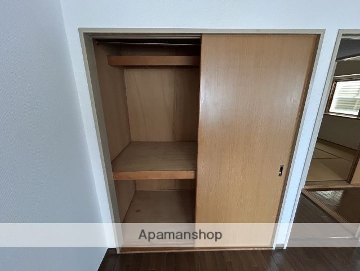 広島県広島市西区西観音町の賃貸マンションの内装