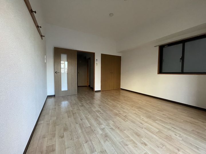 房尾本店1丁目ビル301の居間