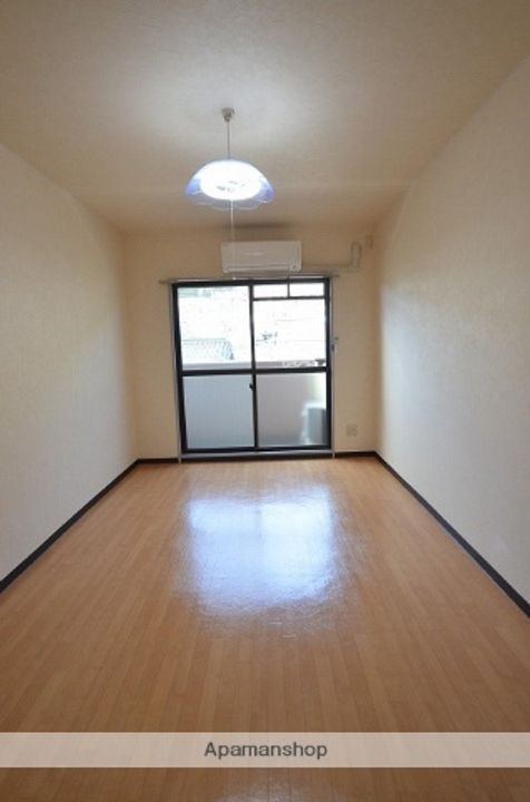 広島県広島市安佐南区八木3丁目の賃貸マンションの居間