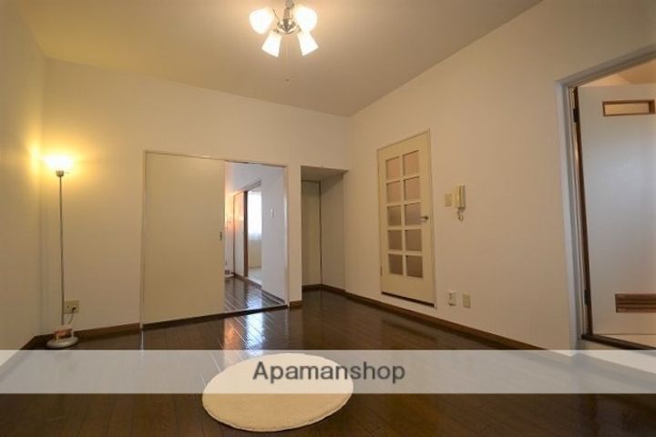 レジデンスメイの居間