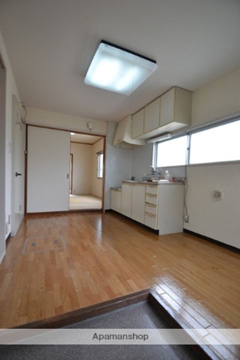 広島県広島市佐伯区五日市駅前3丁目の賃貸マンションの玄関