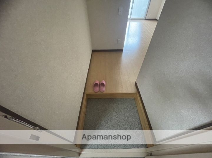 広島県広島市中区白島中町の賃貸マンションの玄関