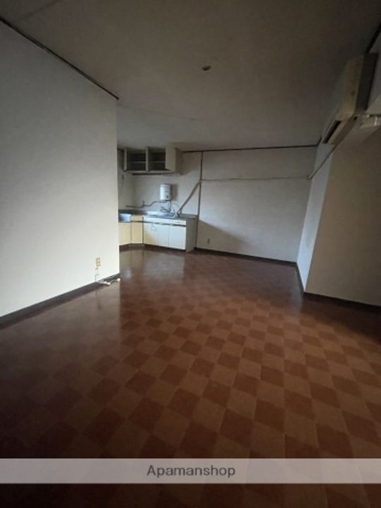 広島県広島市東区馬木2丁目の賃貸マンションの居間