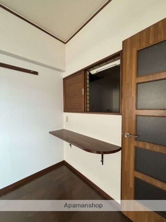 広島県広島市西区上天満町の賃貸マンションの内装