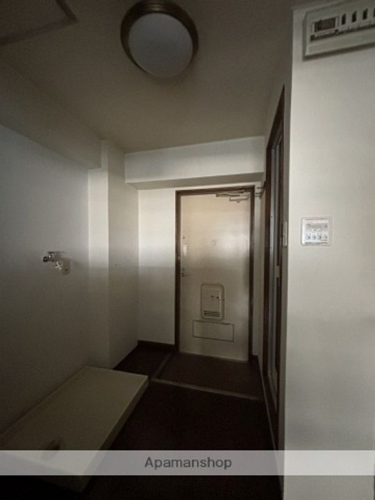 広島県広島市西区上天満町の賃貸マンションの玄関